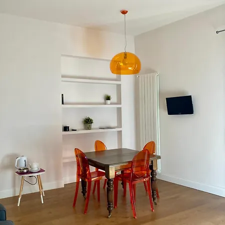 Flat - With Private Parking Apartmán *