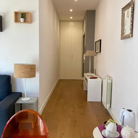 Lägenhet Flat - With Private Parking