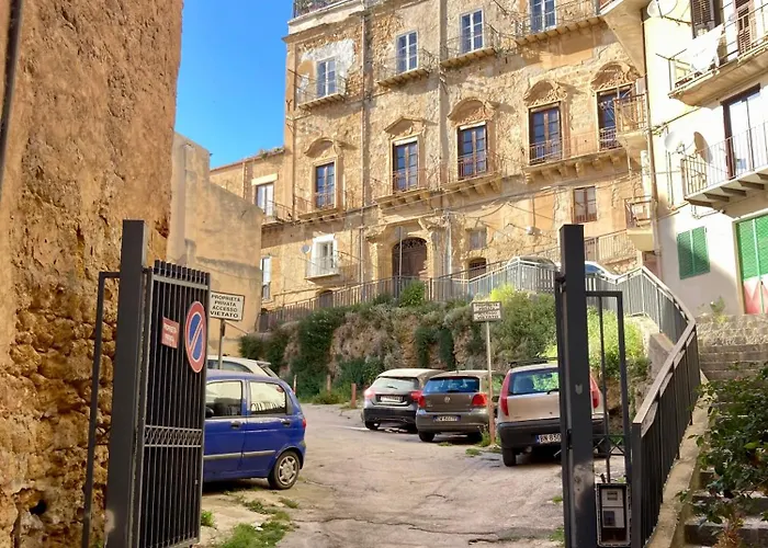Flat - With Private Parking * Агридженто