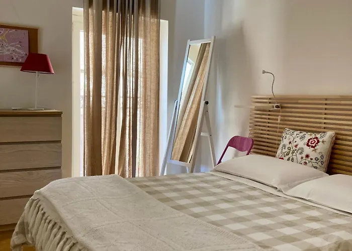 Flat - With Private Parking * Агридженто